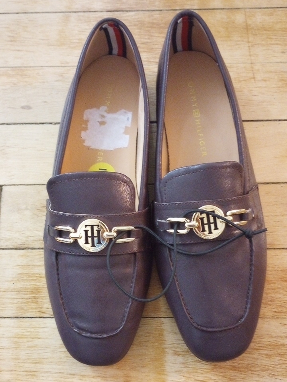 Tommy Hilfiger Dark Maroon Burgundy Faux Leather Slip-On Loafers Women Size 9